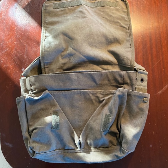 NWOT: For Men or Women:: Diesel "Stay True" Olive Green Messenger Bag - Picture 8 of 8